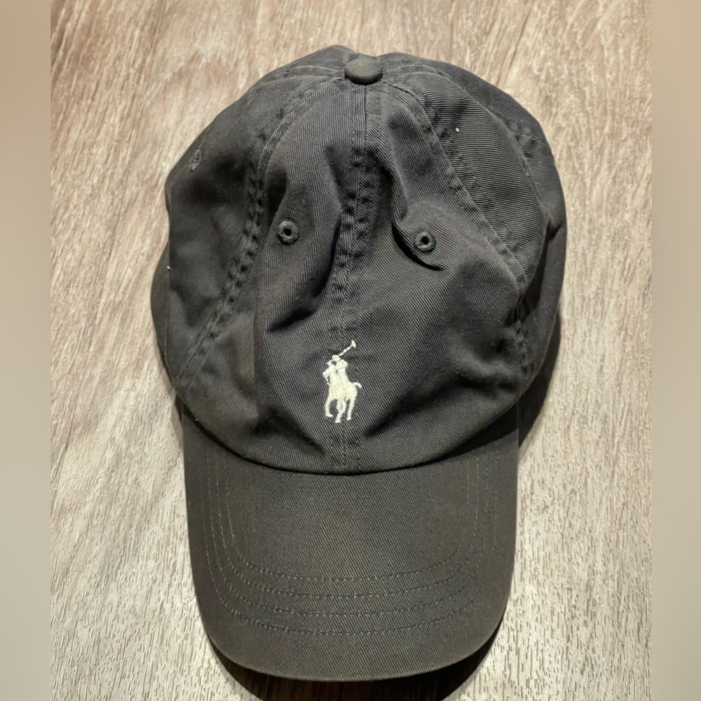 Brand: Polo by Ralph Lauren
Size: Large
Condition: Good